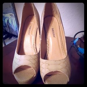 Size 9 JustFab Heels